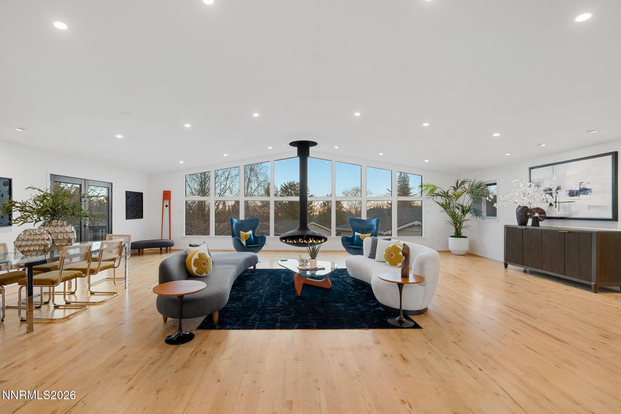 Image 2: 71-web-or-mls-16-print-IMG_5378