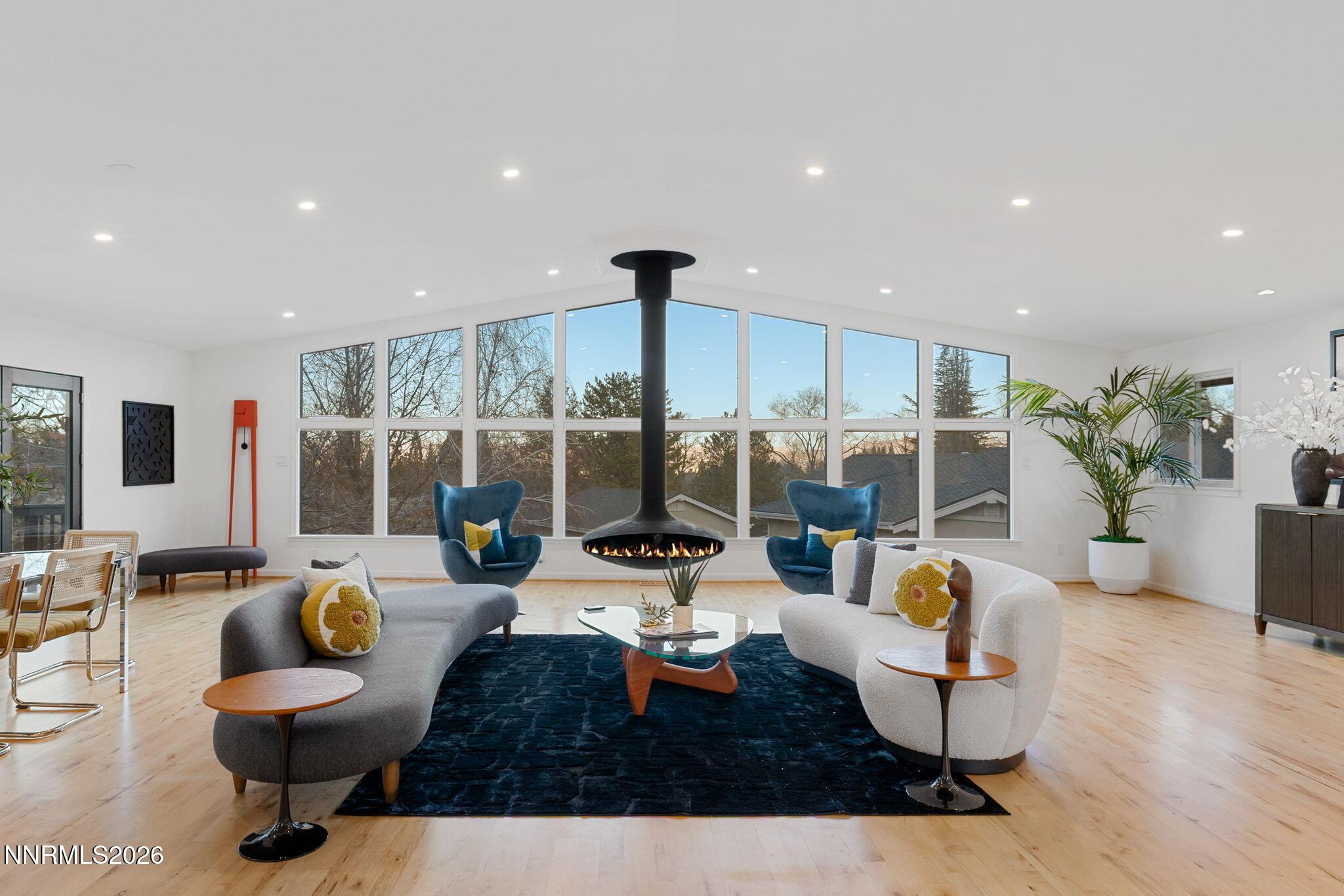 Image 3: 72-web-or-mls-17-print-IMG_5383