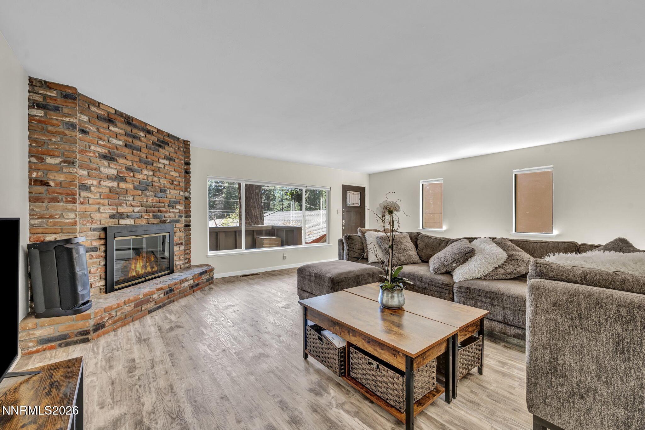Image 1: 30-web-or-mls-866-northwood-blvd