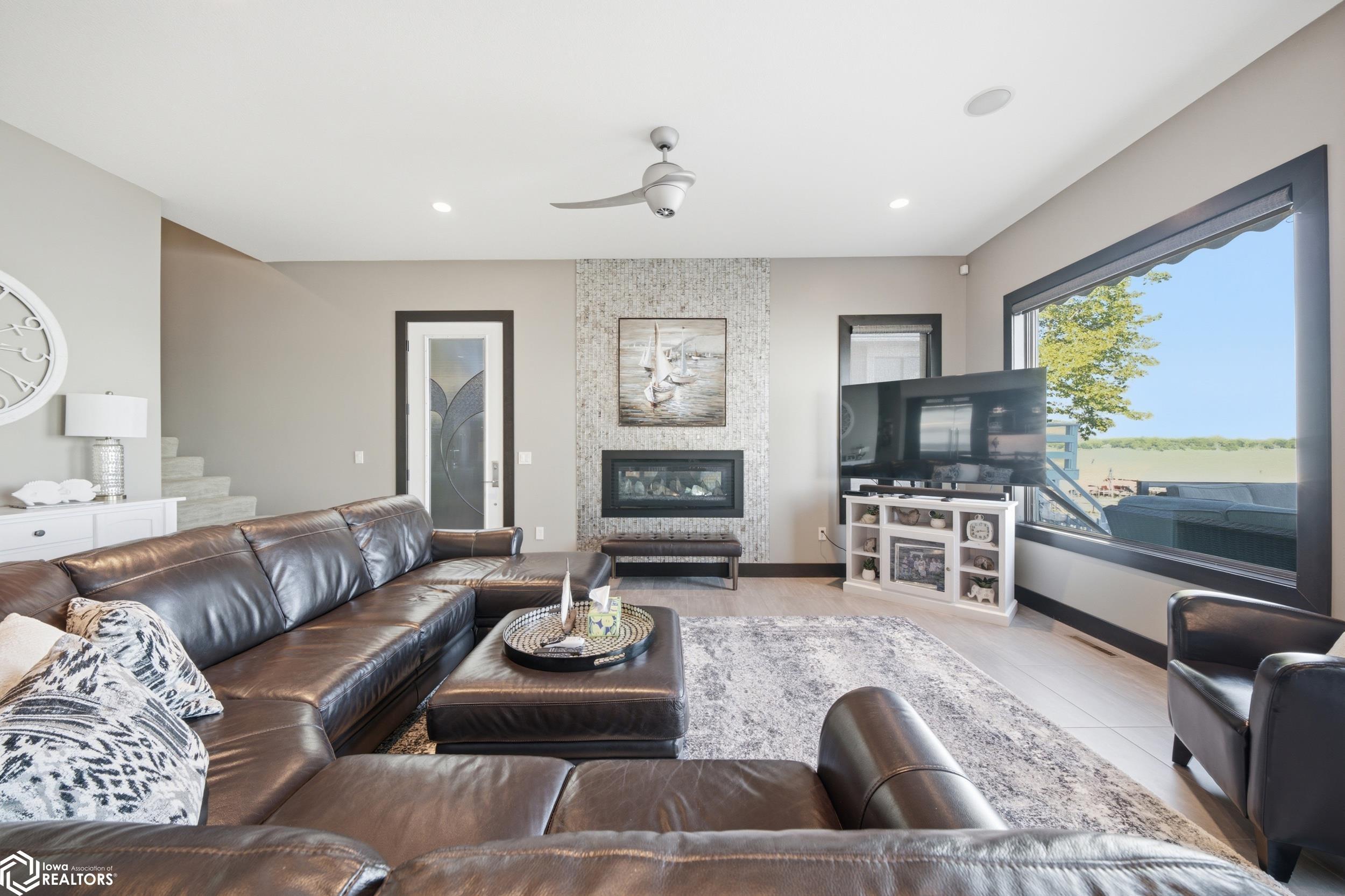 Image 3: Living Room Image 3: Living Room