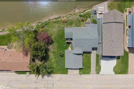 306 E Lake St