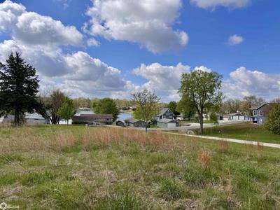 1137 Crestview Drive