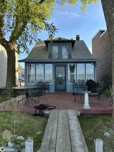 487 N Shore Drive