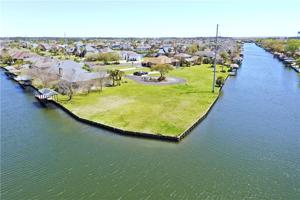 LOT 22 MARINERS COVE Boulevard