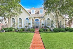 52 OAK TREE Drive