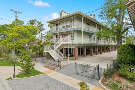 1921 LAKESHORE Drive
