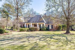 514 NORTH WOODS Drive