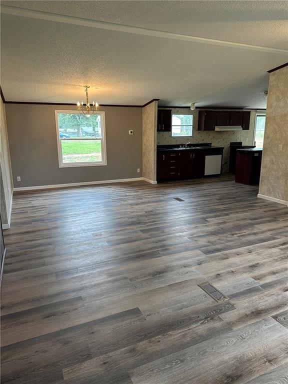 Image 4: Living Dining