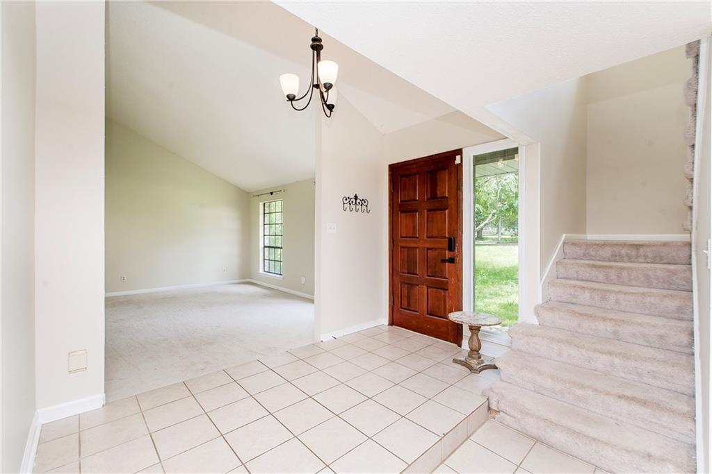 Image 4: Foyer