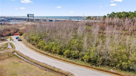 E HOWZE BEACH Road