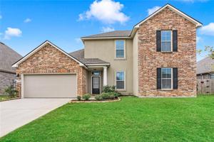 446 W LAKE Drive