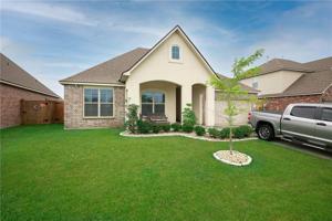 332 LAKESHORE VILLAGE E Boulevard