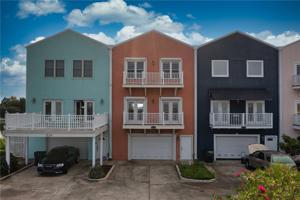 1537 ROYAL PALM Drive