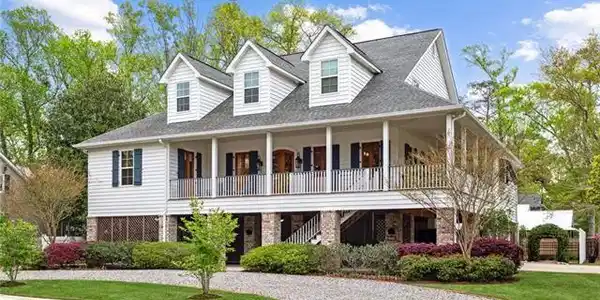 301 W BEACH Parkway