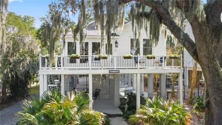 1623 LAKESHORE Drive