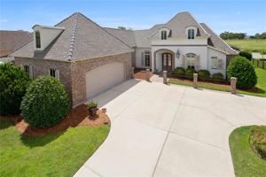306 E AUGUSTA Lane