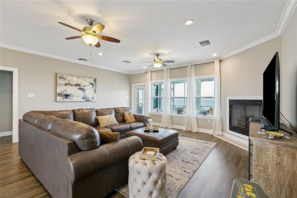 Image 3: Living Area with FPL