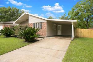 101 LAKELAND Drive