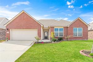208 E LAKE Drive