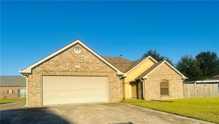 720 N EZIDORE Avenue