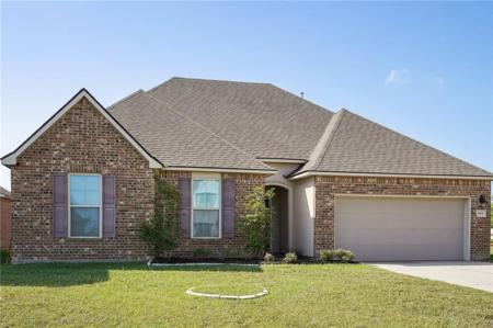 824 LAKESHORE VILLAGE Drive