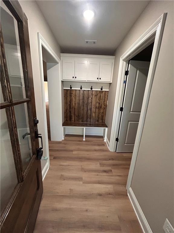 Image 4: entryway