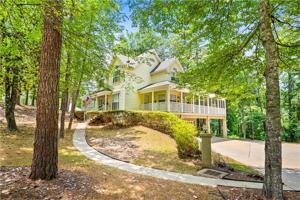 110 WOODFOREST Drive E