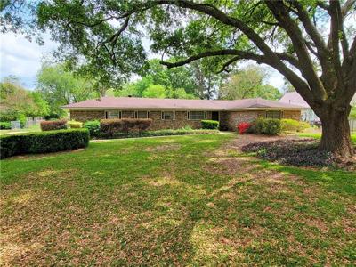 1511 E LAKESHORE Drive