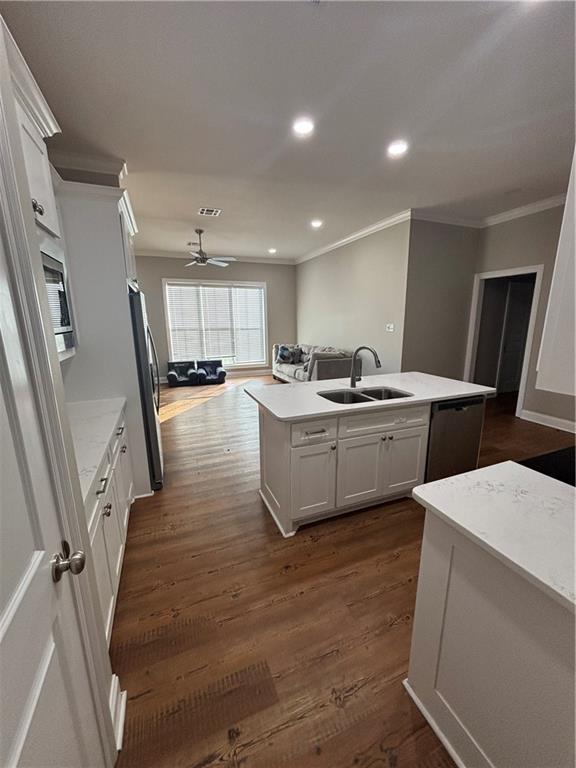 Image 3: Kitchen