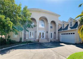27 OAK TREE Drive