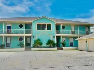 951 MARINA Drive