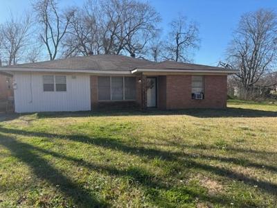 216 MARTIN LUTHER KING Drive