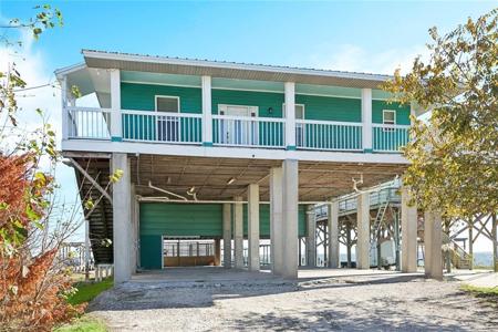 25256 CHEF MENTEUR Highway