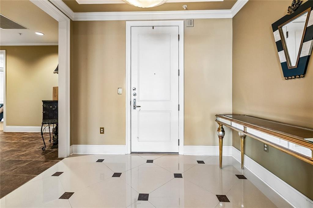 Image 3: Foyer
