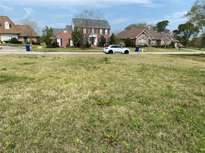 7 LAQUINTA Drive