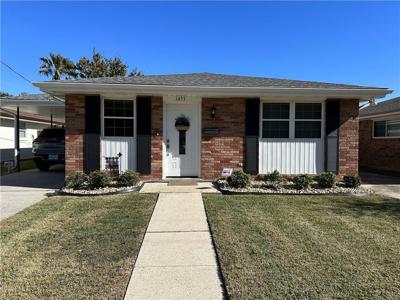 1453 WISTERIA Drive