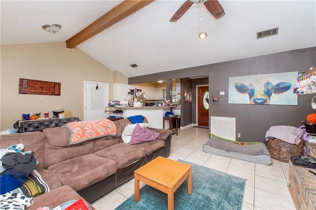 Image 3: Living Room