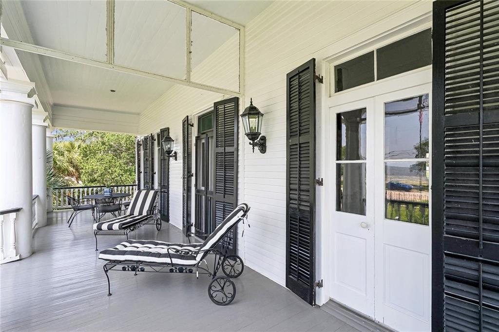 Image 4: Front Porch