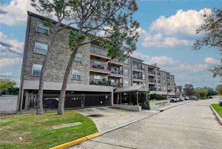 500 LAKE MARINA Drive