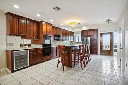 7300 LAKESHORE Drive