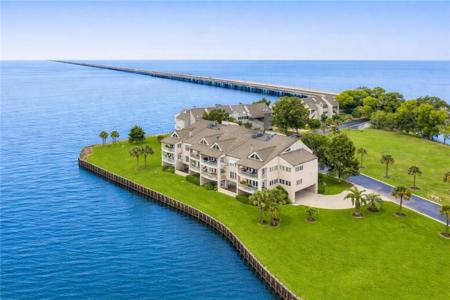 303 MARINERS ISLAND Boulevard