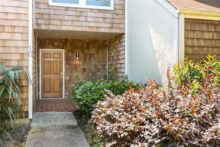 10 MARINERS COVE NORTH Cove