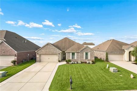 664 LAKESHORE VILLAGE Drive