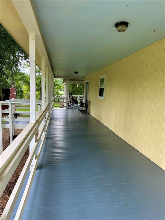 Image 4: Deck