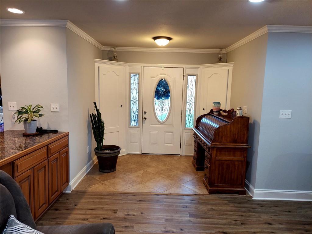Image 2: Front entry