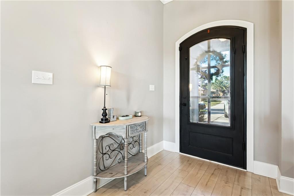Image 2: Entry