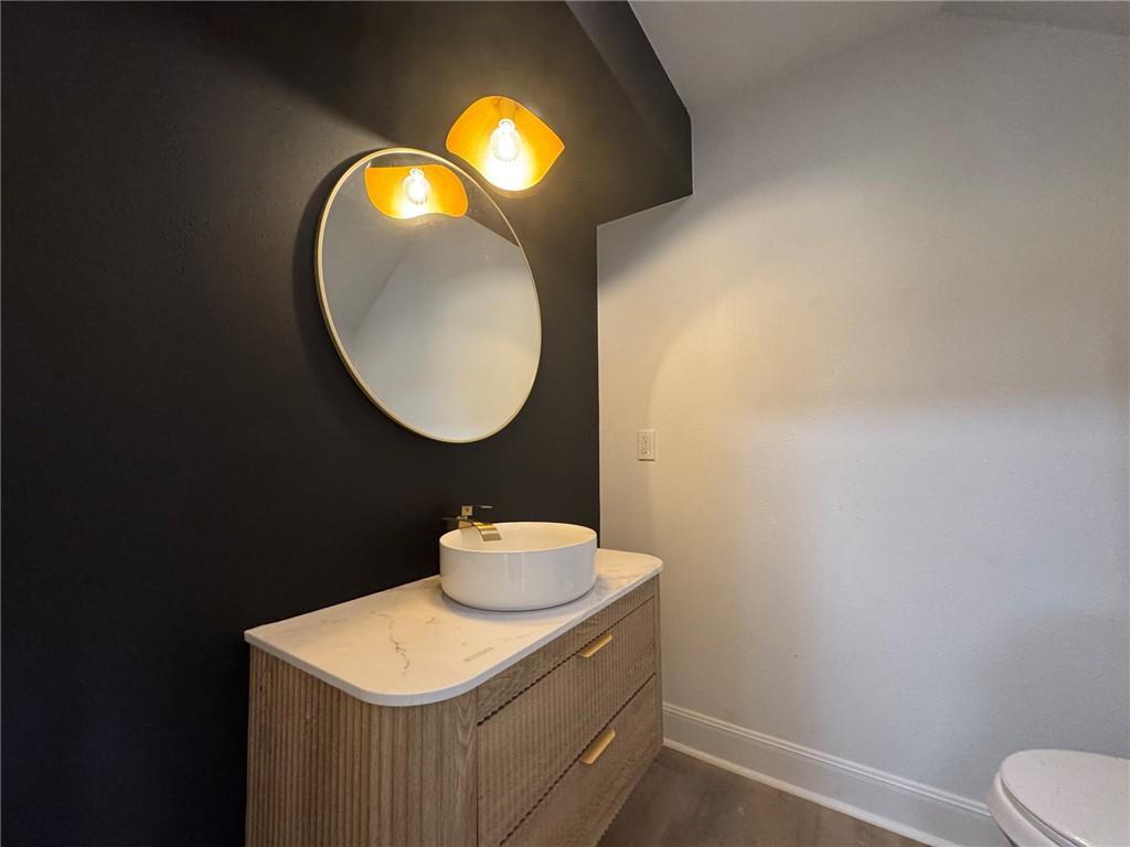 Image 4: Half Bath