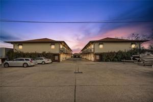 4636 PONTCHARTRAIN Drive