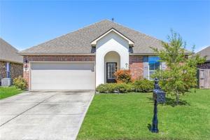 352 E LAKE Drive