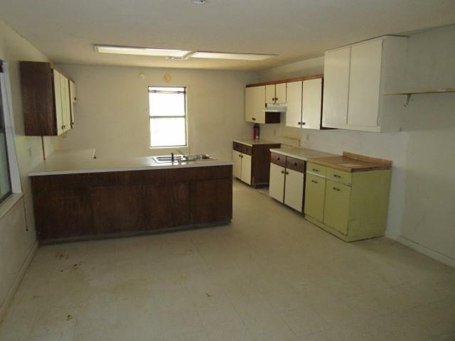 Image 3: Kitchen